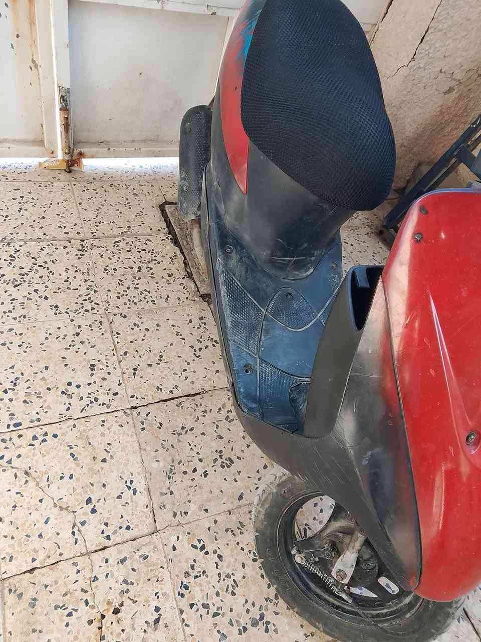 السلام عليكم ساسوكي 60 مكينه حلوه كلشي شغال سلف هندر كهربائيات اشاير هورن لايت عالي وناصي ستوب لايت كيج بانزين شغال عدا كيج السرعه السيم مكطوع مكاني الشعب قريب المحكمه 150 ***********
