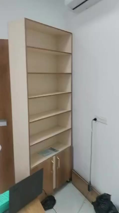 فاترينات للبيع خمسة
***********
