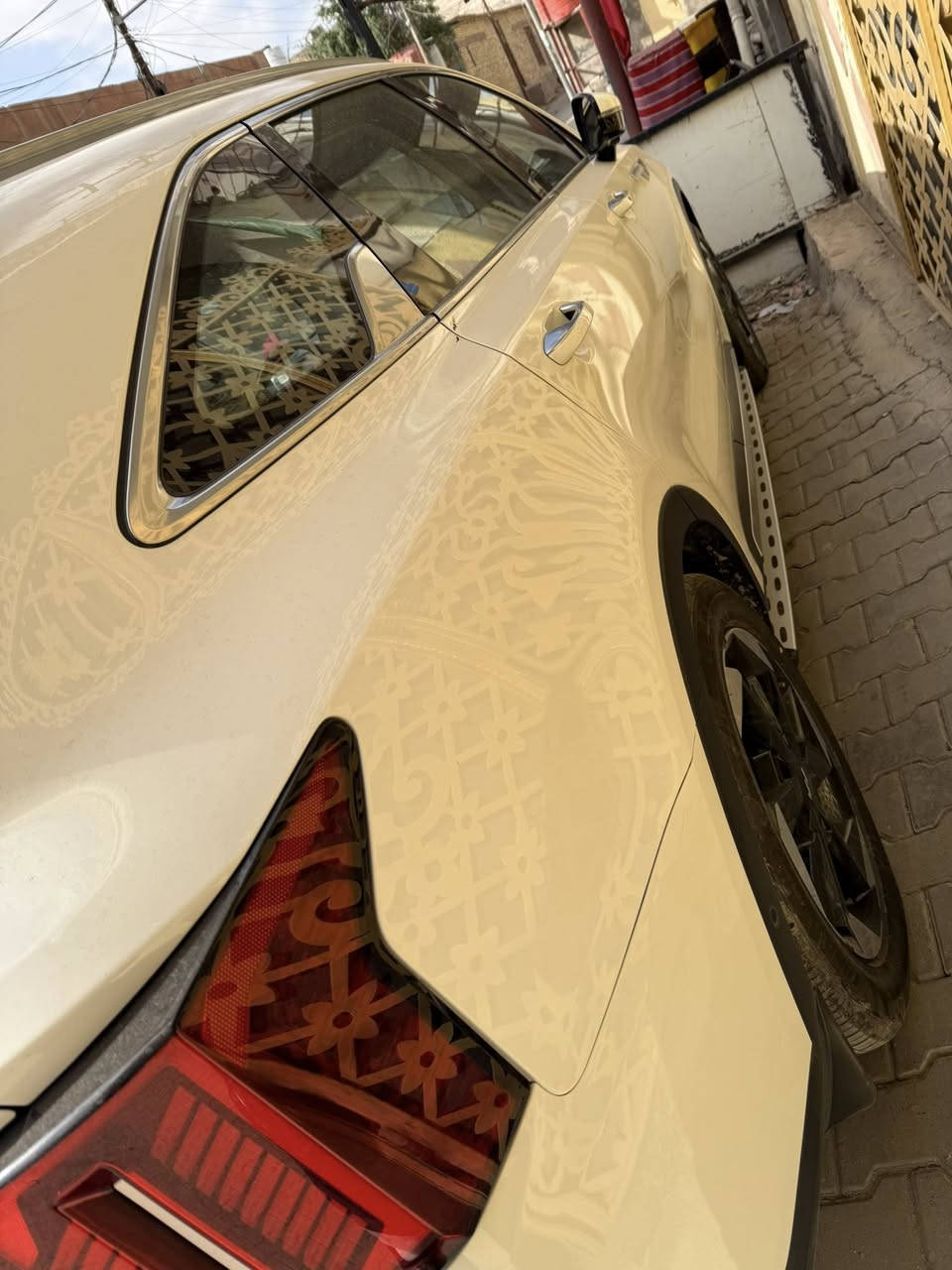 سورنتو 24 خليجي باسم شركهً فول مواصفات مواصفات 6 سلندر كشن جلد حار بارد 5 كامرات حساسات محيطيه رادار امامي خلفي وبقيه المواصفات ماشيه 45 السعر 330 وبيهه مجال قليل المكان بصره والشراي يتصل ***********
