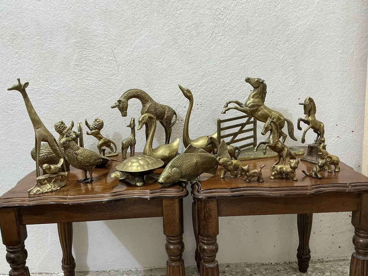 انتيكات قديمة من النحاس العدد 145 قطعة للبيع  للاستفسار ***********
