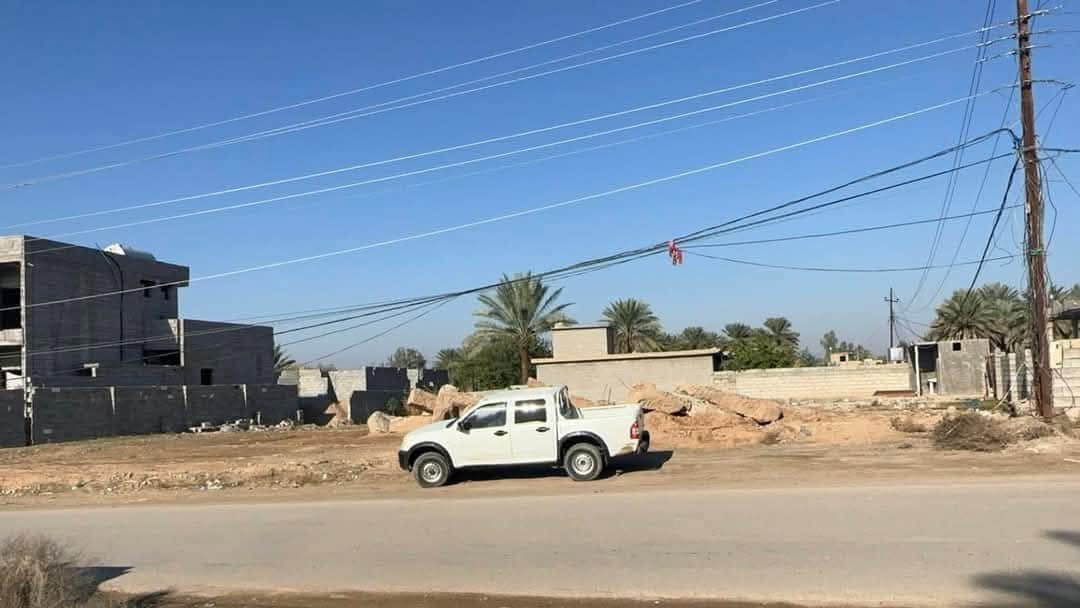 قطعة ارض تجارية للبيع او للإستثمار المساحة ٢٤٠٠م الواجهة ٣٧.٥م
الضلوعيه الجبور طريق المستشفى 
  مقابل فرن الزيد 
مكان رائع جداً 
ملاحظة البيع ممكن دفعات او مراوس 
وممكن بيع جزء من الارض 
للاستفسار عن السعر الاتصال بالارقام التالية 
***********
***********
