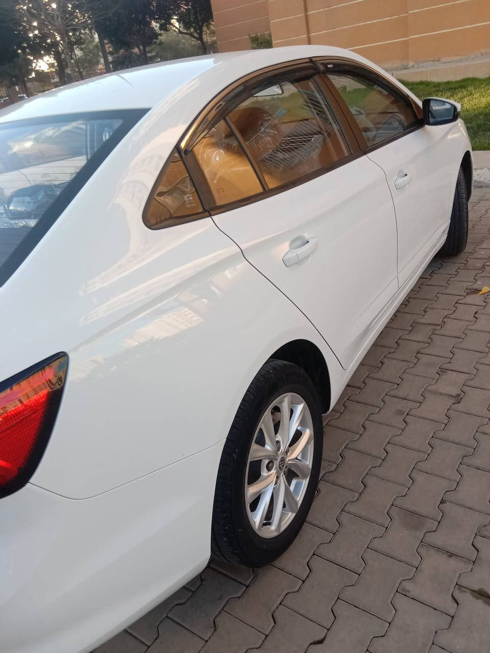 ام جي فايف
موديل 24 
سويج تحكمات استيرن جهتين
كامرة خلفية
حساسات اطار 
محرك 1500تنفس طبيعي 
ماشية 41الف ونص 
رقم دهوك بأسمي تحويل ثاني يوم
مكفولة من الصبغ
تقليم بالدعامية بسيط جدا جدا
كير ومحرك شرط
سيارة جديدة 
كير توماتيك
السعر 103 ومجال


**إذا كنت صاحب هذا الإعلان وتريد حذفه لأي سبب، رجاءا أرسل رسالة إلى الدعم الفني**