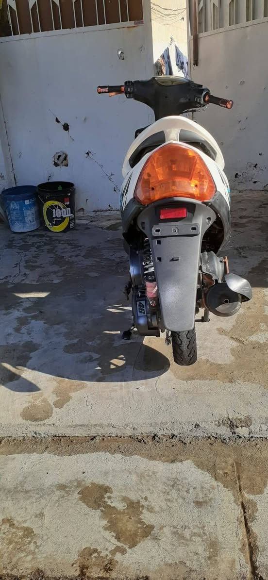 سلام عليكم دراجه ماكس عدله دراجه ما بيهه نقص السعر 375 العنوان الطوبجي قرب الدائره  مال المرور الرقم ***********
