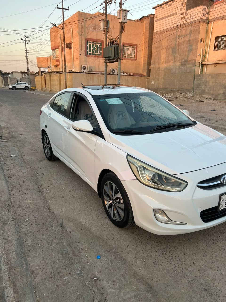مرحبا اكسنت البيع موديل 2016 مكفوله من كلشي ماشيه 90 الف حقيقي رقم جديد محرك 1600 ما مفتوحه رقمي *********** سعر 112 عنواني بصره
