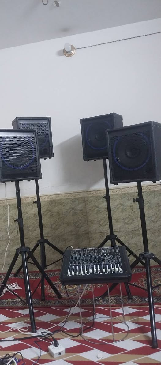 السلام عليكم سستم كامل جهاز صوت  مع ٤ سماعات جاسكو  مع ستاندات نوع الخفيف مع الوايرات  للبيع ستخدم  قليل  سعر خاص

للعم مشغل بس سماعه وحده بل فيديو 
او منطهه ٥ بل ١٠٠ من الصوت


**إذا كنت صاحب هذا الإعلان وتريد حذفه لأي سبب، رجاءا أرسل رسالة إلى الدعم الفني**