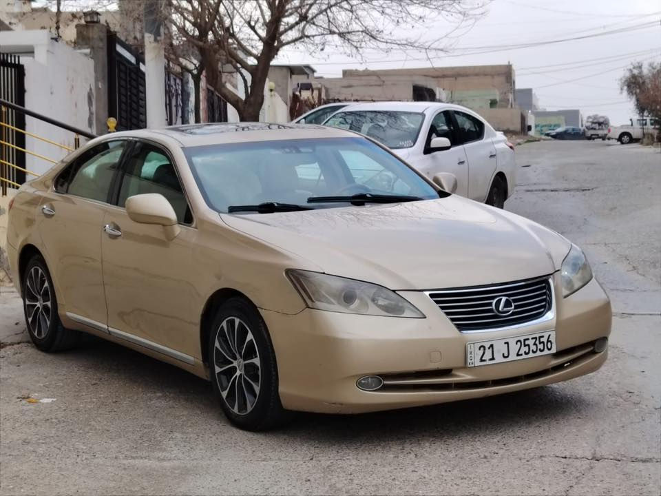 لكزز es350 سنويه جديده رقم جديد موديل 2007  ضررها بابين جه سايق  مبدل تجاري نفس لون وجاملغ سكن بي بارد وباب سكن بي بارد شرط كير ومحرك تبريد حداديه تواير جدد رايدها 105 ويها مجال مكان سياره كركوك ***********
