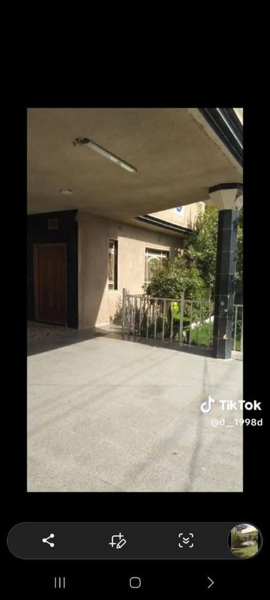 بيت للبيع المساحه ٥٠٠ متر سند ٢٥ زراعي طابو مكاتبه بلمحكمه قرار قاضي الزعفرانيه شارع الزوراء
يتكون البيت من طابقين الطابق الأول استقبال وهول وصاله و٣ غرف نوم صحيات خارجيه وداخليه عدد ٣ وحديقه اماميه وخلفيه وكراج 
الطابق الثاني ٣ غرف وصحيات وصاله وصطح طابقين 
البيت مسلح البناء ٢٠١٩ بناء نضيف ومرتب وللمعلومات ماشيه بيه معامله تطويب ولبيت مفروز تحويل مباشر باسمنه 
الاتصال عله الرقم *********** بي واتساب 
*********** بي واتساب السعر خاص
