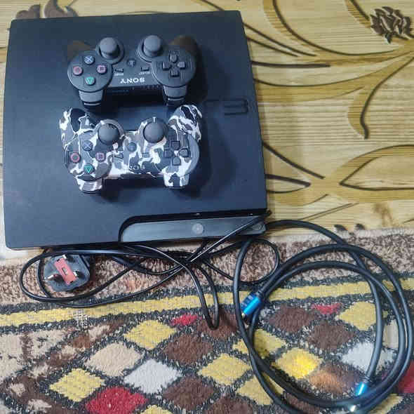 السلام عليكم، بلي 3سلم مهكر وتهكير حلو بدون لا تفعل الهين ولدوخه كبل تدخل للملتي مان وتلعب، نظافه 95/100 بلي نظيف كلش قليل استعمال ،حجم الهارد 320GB،
بي اكثر م̷ـــِْن 20لعبه وكلهن قويات،
مع جوستكين وحده اصليه مالته وحده ب10ماخذه
بي لعبهgta5مهكره مود منيو يعني اي شي بلعبه تكدر حصله
،السعر/110وبي مجال قليل   .خاص او رقم***********
