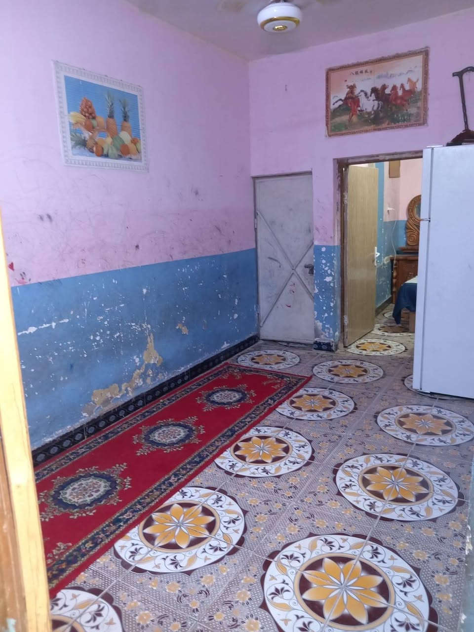 بيت للبيع بحي اور بشارع ٣٠ من جهة المدينه خلف مجمع علي الشويلي
 البيت مساحته ٦٥متر خلفي  البيت بيه غرفتين غرفه فوك وغرفه جوه وصاله ومطبخ وصحيات ومنور  والمنطقه كامله من كلشي مجاري تبليط وماء والمدرسه قريبه عليه البيت طابو ملك
 يبعد عن شارع ٣٠ تقريبآ ١٠٠ متر  او اقل نقص البيت بس صبغ فقط
السعر ٥٥ وبيه مجال

واتساب: ***********
