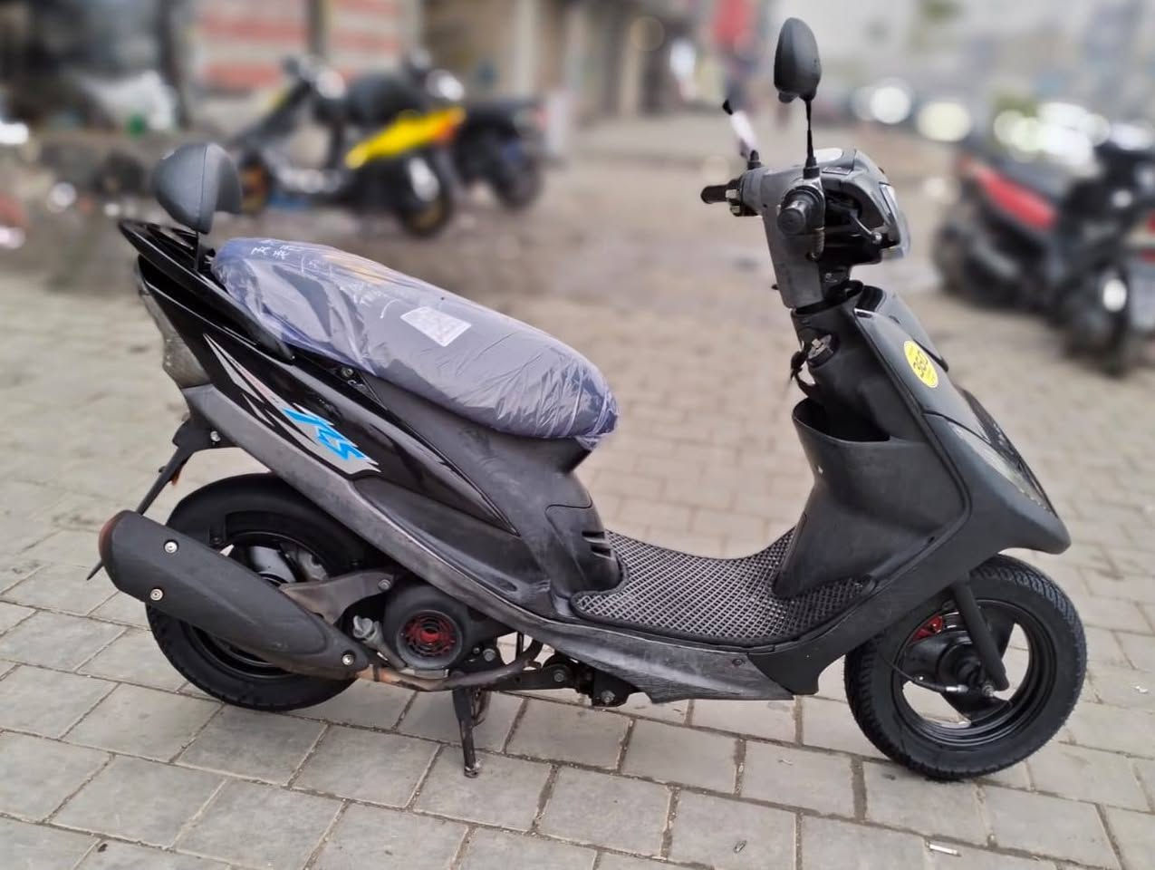 سلام عليكم شباب دراجه للبيع ماكس نظافه 80% الشراي يدخل او يخابر *********** العنوان مدينه الصدر
