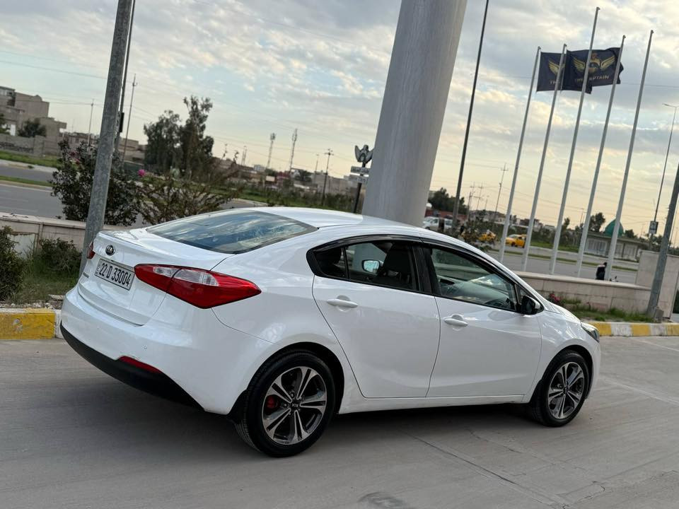 سيارة سيراتو وارد خليجي 2013 
شرط كير محرك صدر امامي خلفي جاهزها اربعه تايرات جددت سنويه وارقام جديد تحويل مباشز بيها بونيد صبغ واشويه كارت بل جاملغ وسونار مرفق مع صور 
***********
