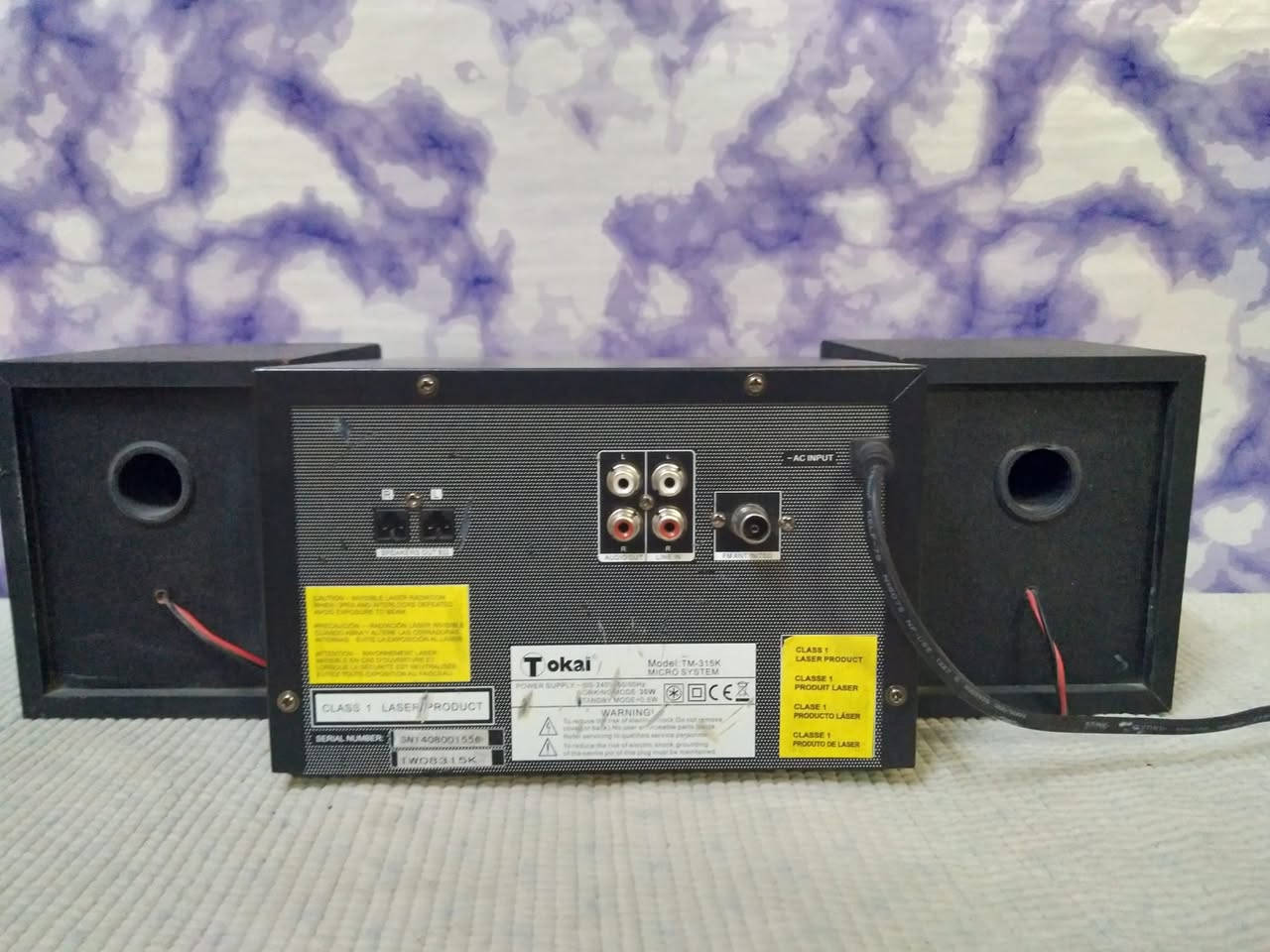 جهاز ماركة Tokia 
* راديو Fm
*سي دي شغال أقراص  mp3 & audio
* رام USB
* مدخل ومخرج أواكس aux 
تحكم ريمونت كونترول 
كهرباء 220 فولت 
السعر 40 الف
يوجد توصيل *********** واتس اب
