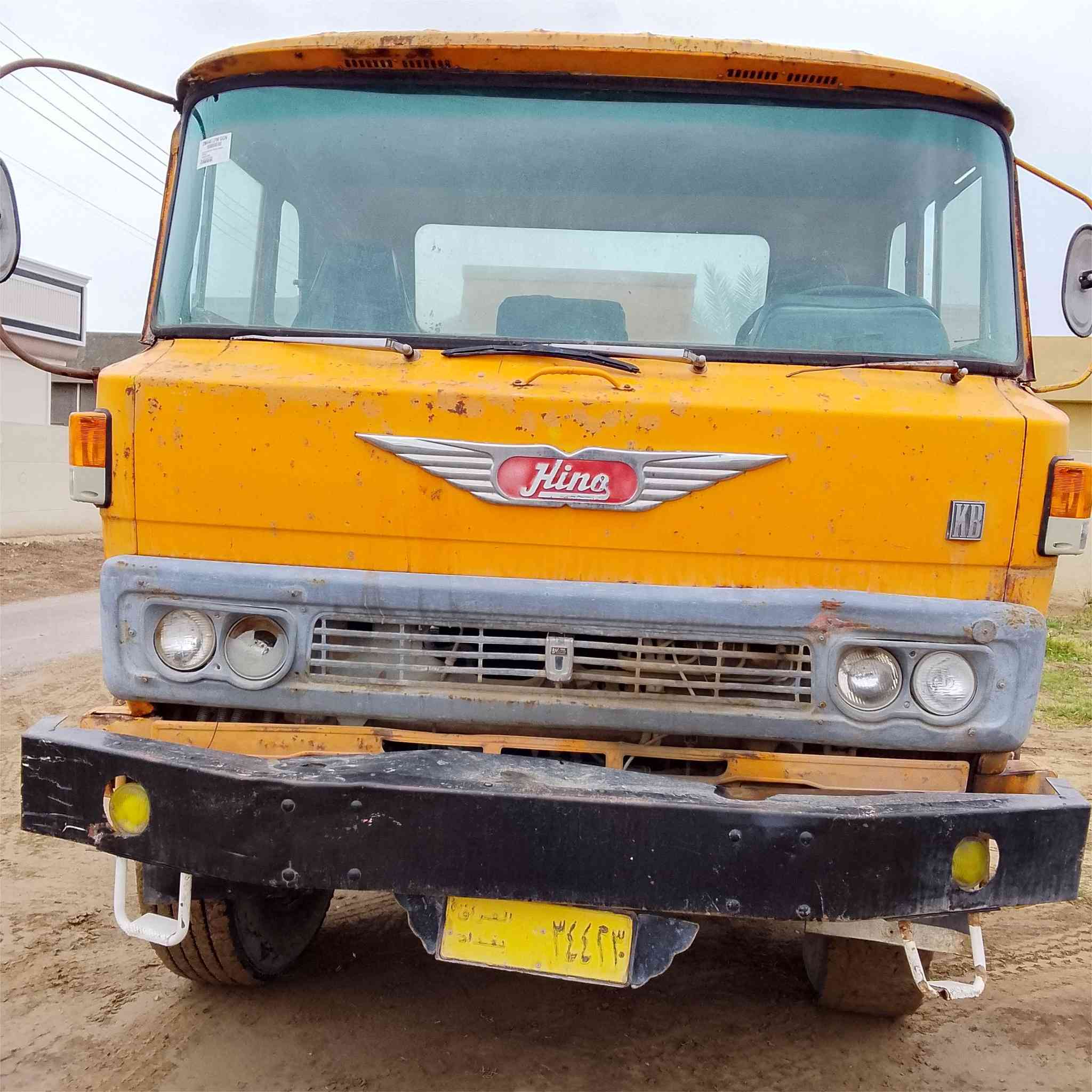 السلام عليكم 
تنگر للبيع موديل 82 رقم بغداد السعر 12 مليون وبي مجال الاتصال ع رقم (***********)
