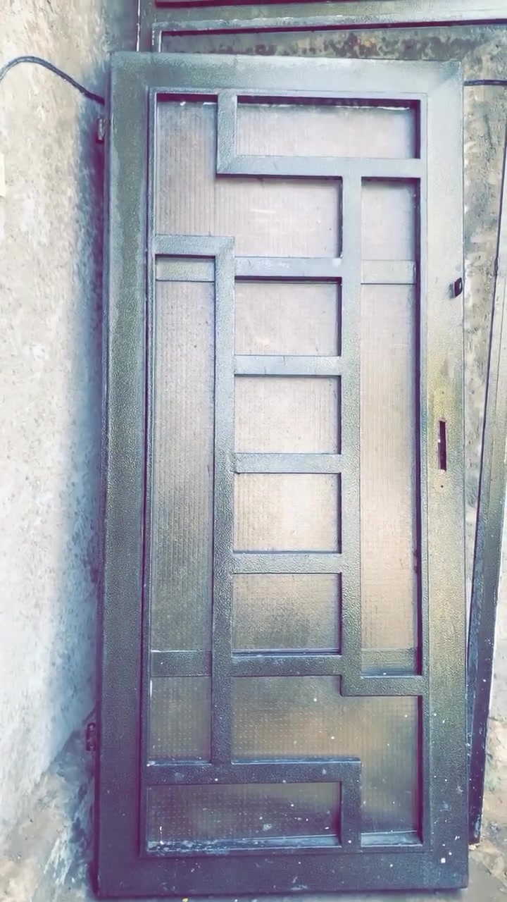 سلام عليكم باب حديد مال قاصه كلش ثكيل ومرتب الشراي يتصل على هذا الرقم *********** مكاني بغداد(( العرض 103سم
الرتفاع 270 سم
