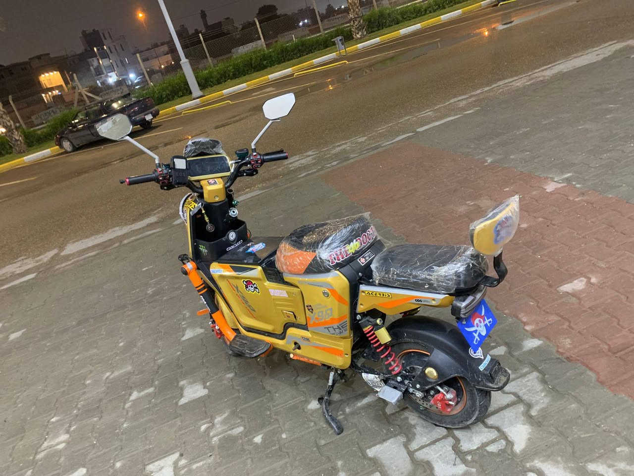 السلام عليكم X900 نضيفه وكامله مابيه نقص  بطاريات كبار سرعه 60 حقيقي قوه الملف 2000
موديل 2025
درع رياضي 
فلنجه امامي 
فلنجه خلفي 
ويل امامي 
كشنات جلد شامو
دواسات رياضي
عنبار رياضي 
دبلات خلفي رياضي متحس بلطسه طستها فد ناعمه
مري اصلي 
بصمه وسويج 
طخم تايرات امامي خلفي جديد النقشه العاليه  
شباب الدراجة كلش جديدة ومحافض عليها ومن تشوفها تتأكد

السعر 500 وبيها مجال للشراية ورجاء لحد يكسر بسعرها لان جديدة 
العنوان بغداد الغزالية
رقم*********** وتساب او خاص ما متواجد عل رصيد
