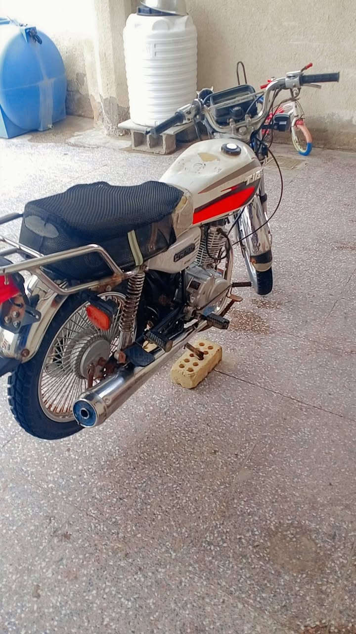 سلام عليكم للبيع موديل 20 ٤كير  خير من الله مكينه خرسه كهربايات شغاله كله وراق ضايعه كاتبك عليه مكاني بغداد جسر ديالى الجديد بلكرغوليه هاذا رقمي *********** سعر 350
