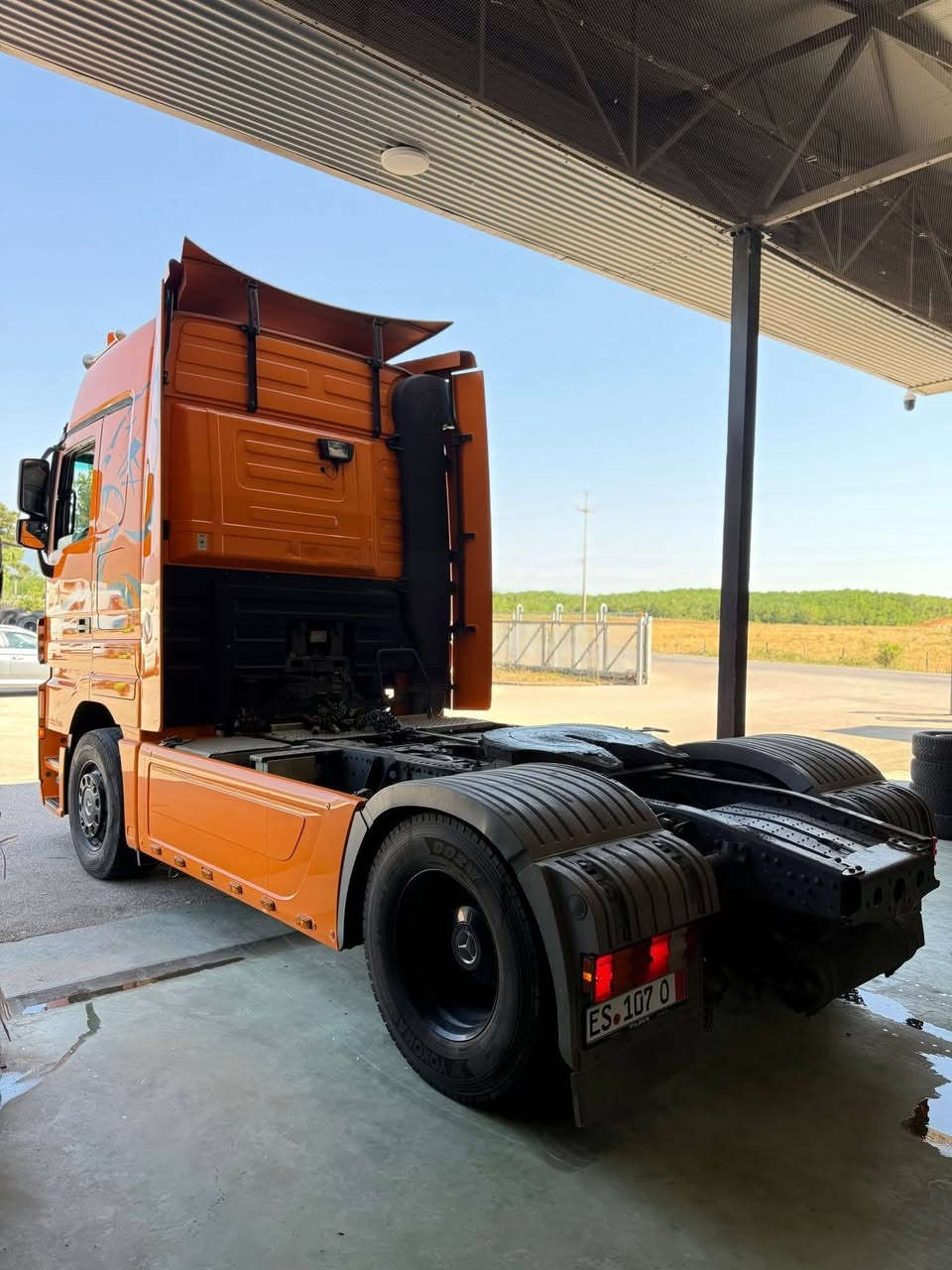 I Shitur !!!
Mercede Benz 1855 V8 Black Liner 

Viti 2011 

Retarder 5 shkall

راس شحن جاهز للتصدير

اكتروز 

قياس 18.55

محرك  8V

موديل 2011

   اليه وكاله

التفاصيل خاص


**إذا كنت صاحب هذا الإعلان وتريد حذفه لأي سبب، رجاءا أرسل رسالة إلى الدعم الفني**