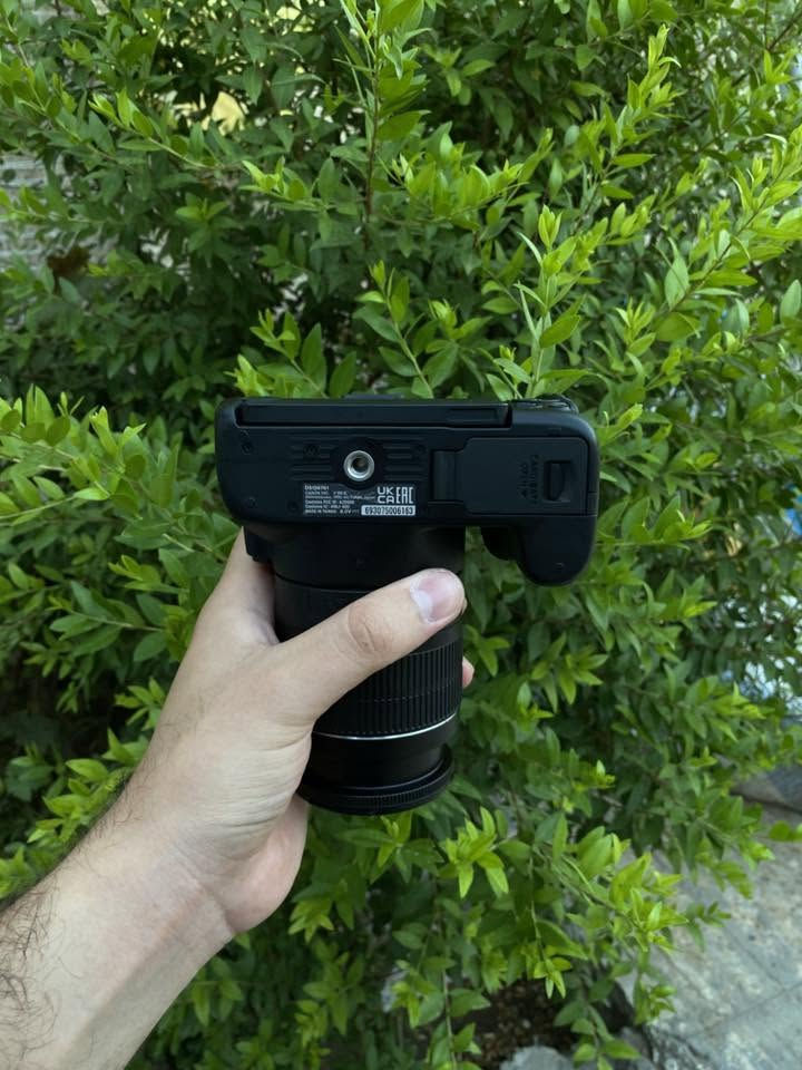 للبيع كامرا كانون 250D شاشة لمس قلاب 4K تصوير +wifi+ بلوتوث
سرعه ودقه وسلاسه فولل
نضافه 100%   
ملحقات 
عدسه 18-55
شاحنه
بطاريه 
حزام
السعر 625 الف وبي مجال 
مكان بغداد البنوك 
لايوجد توصيل


**إذا كنت صاحب هذا الإعلان وتريد حذفه لأي سبب، رجاءا أرسل رسالة إلى الدعم الفني**
