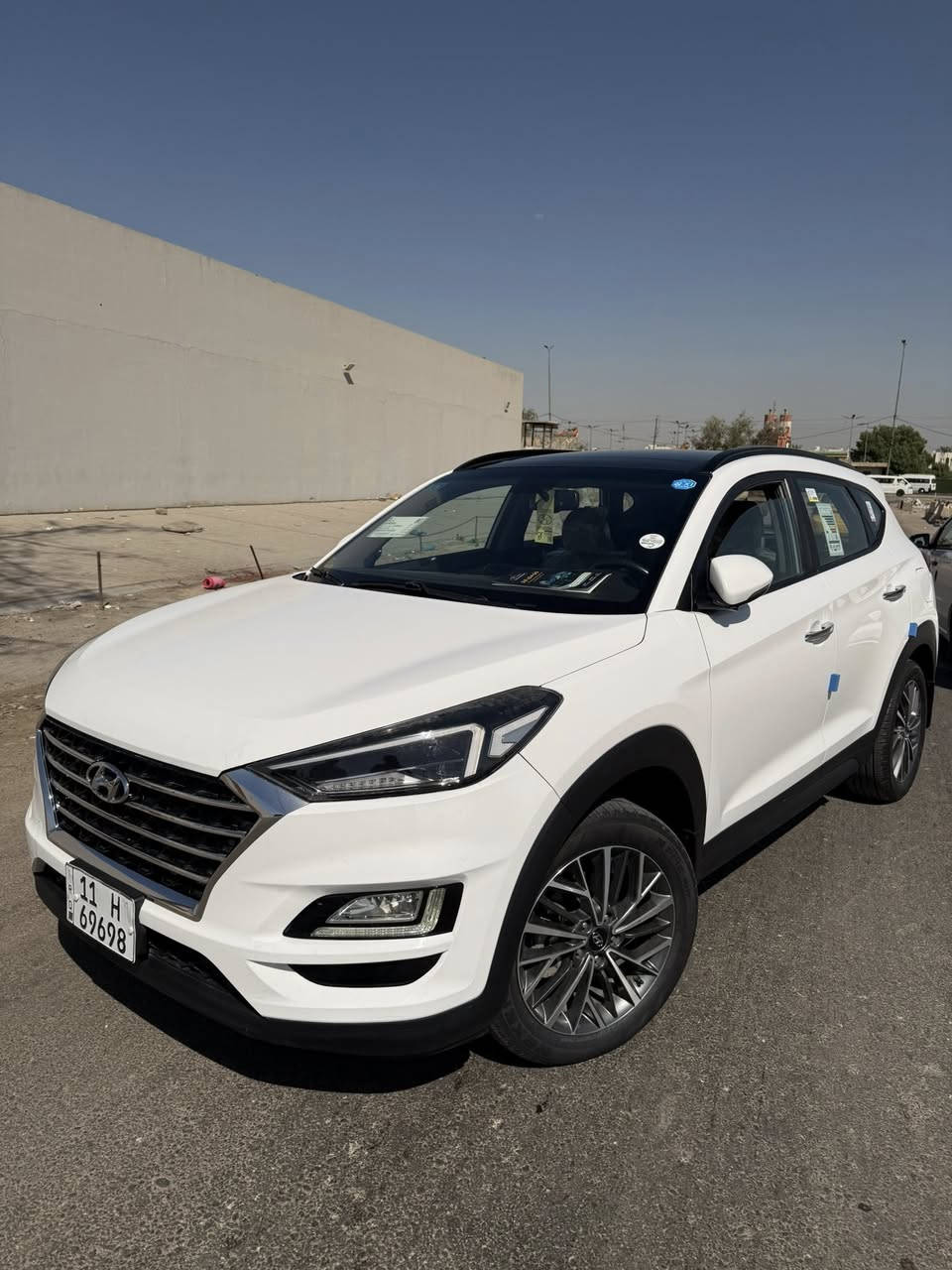 هونداي توسان 2019 خليجي الكاصد فول مواصفات عدا البصمه ماشيه 80 الف فقط مكفوله كفاله عامه عدا ثلاث مكانات بارد كد اصبع و باقي السياره مكفوله من فتح وتبديل وصبغ و كير ومكينه مكفولات السياره جدا نضيفه بحاله الزيروو  رقم بغداد باسمي 
السياره جاهزه من كلشي .

مواصفات السياره : 🚗⚠️

بانوراما 
شاشه وكامره اصليه + حساسات خلفيه
لايت خمس عدسات + لد + كشافات اماميه
داخل جلد بلادي + تخشيب صاج
مكينه 2000 دوش 
ثلاث وضعيات قياده + تحكمات ستيرن
مرايا كهرباء + أشاير 
يدات نيكل 
قطعتين تبريد
وباقي المواصفات المعروفه 

☎️***********

مكاني بغداد 📍

سعر السياره 💸 185 ورقه وبيه مجال جداً بسيط
