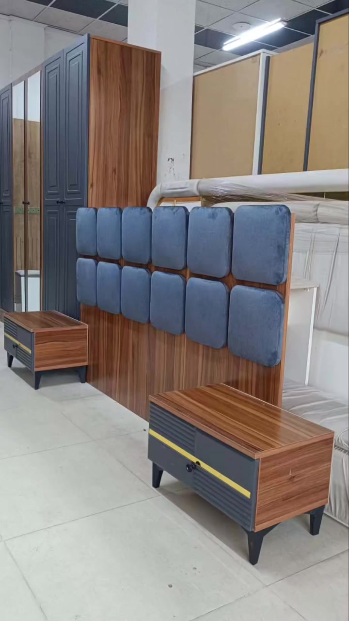 إذا تحب الأناقة والبساطة بنفس الوقت 👌
هاي الغرفة تجمع الفخامة والذوق العصري بلون رمادي مميز ويا خشب  ✨
متوفرة عدنا وبسعر مناسب 🔥
📍 معرض سراي غرف النوم التركية.5..قطع  مستخدمه فول نظافة يوجد.لدينا نقل ،🚛🚛وشد مجاني-العنوان.موصل .حي البكر .قرب محطة ايلاف.التواصل ☎️☎️عبر الارقام التاليه الوتساب..فقط..
***********
‏‪0775 855 3083‬‏
***********
