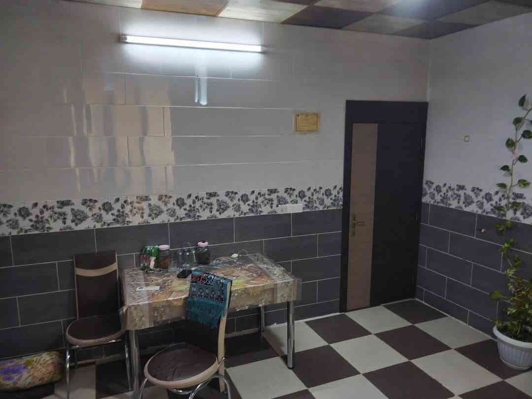 يعلن مكتب ابو يحيى لتجارة العقارات في محافظه كركوك قضاء الدبس  عن بيع بيت  في حي هواره برزه  يتكون من ٢ غرفة مع غرفة استقبال  هول مطبخ صحيات  مع وكراج سياره سقف ثانوي البيت كاشي   يبلغ مساحته  ٢٠٠   متر   السعر على الخاص  والسعر مناسب جدا   وبي مجال  كما موضح بالصور أدناه 👇👇👇👇👇 للتواصل عبر الأرقام التاليه
*********** ابو يحيى
***********
*********** يحيى الحمداني ابو عبدالله
   ( التوفيق من الله و للجميع)
ملاحظه
دوام المكتب من الساعة التاسعة صباحا لغاية الواحدة ليلا للتواصل على الأرقام المذكوره اعلاه ☝️☝️☝️☝️☝️☝️
