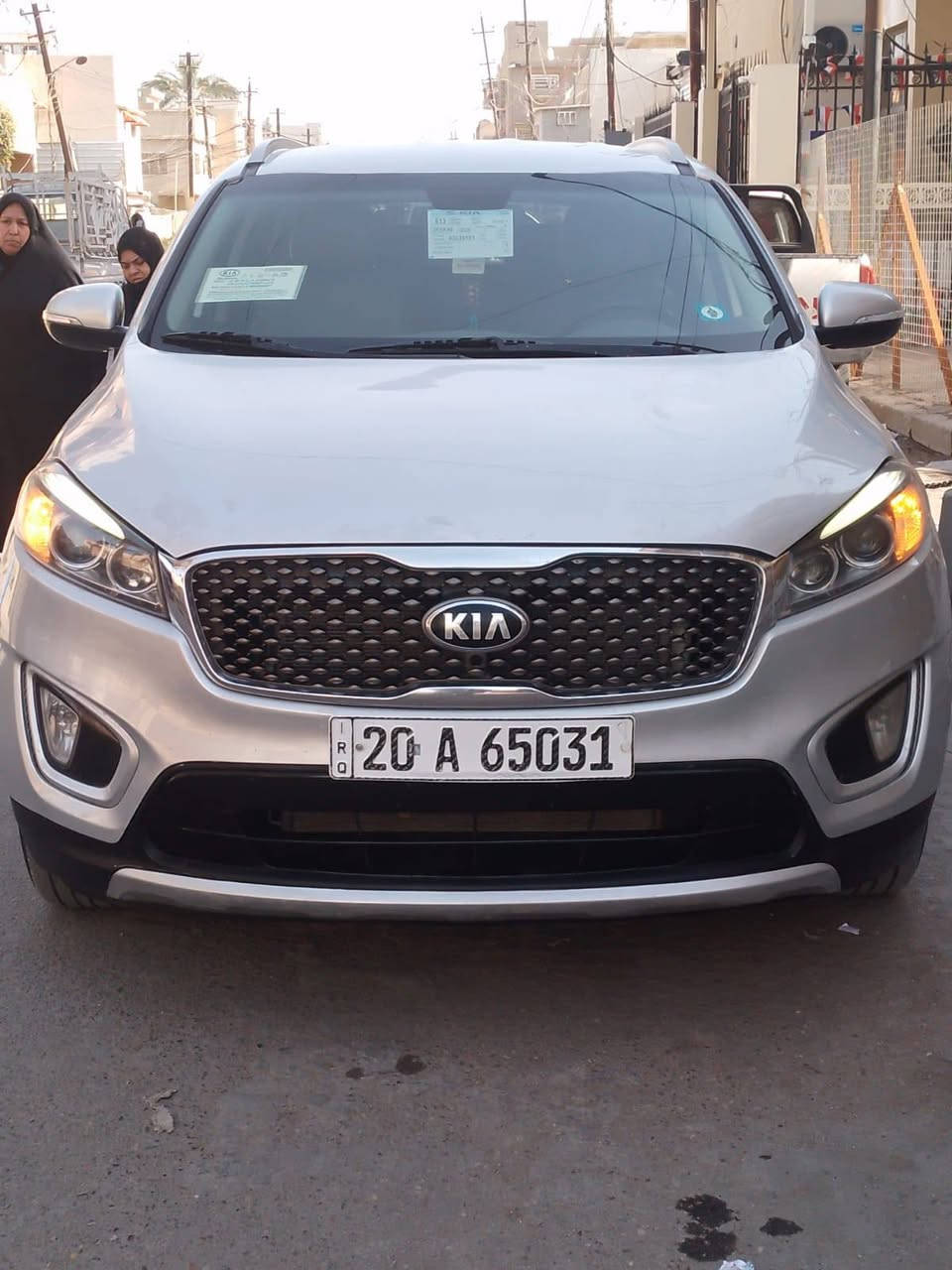سلام عليكم
كيا سورنتو موديل ١٦ وارد
 امريكي فول مواصفات رقم ديالى الدولي تحويل
 مباشر مواصفات السياره
مكينه ٦ ...سبعه راكب 
٣ قطع تبريد ..لد أمامي خلفي ..بصمه..اشاير ترحيب ..مري شفط ..رادار
شاشه ...كامره..يدات نيكل
كشنين كهرباء..تدفئه بالكشن...جلد جنطه كهرباء.
كير ومكينه مكفول صدر مكفول سياره ماشيه ١٣٠ 
حادثها جاملغ وباب مبدل صفحه سايق ..بدون ايرباك ..بدون كل حادث دواخل وبيها بعد مواصفات..السعر ١٥٥ وبيها مجال العنوان بغداد الجديده الرقم ***********
