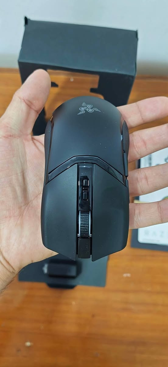سلام عليكم
متوفر ماوس 
razer cobra pro 

مواصفات الماوس 

سينسر razer focus pro 30k 

سرعة تتبع 750ips

تسارع 70g

الازرار razer optical mouse switches gen 3

البطارية 420 ملي امبير 

الماوس يدعم ميزة on board memory لحفظ بروفايلات الماوس واستخدامها بالاجهزة الثانية بدون الحاجة لاعادة ضبط الاعدادات

يدعم خاصية razer hyperspeed

8 ازرار قابلة للتخصيص والتعديل

سعر الماوس شامل التوصيل 100 الف وبي مجال بسيط للشراي


**إذا كنت صاحب هذا الإعلان وتريد حذفه لأي سبب، رجاءا أرسل رسالة إلى الدعم الفني**