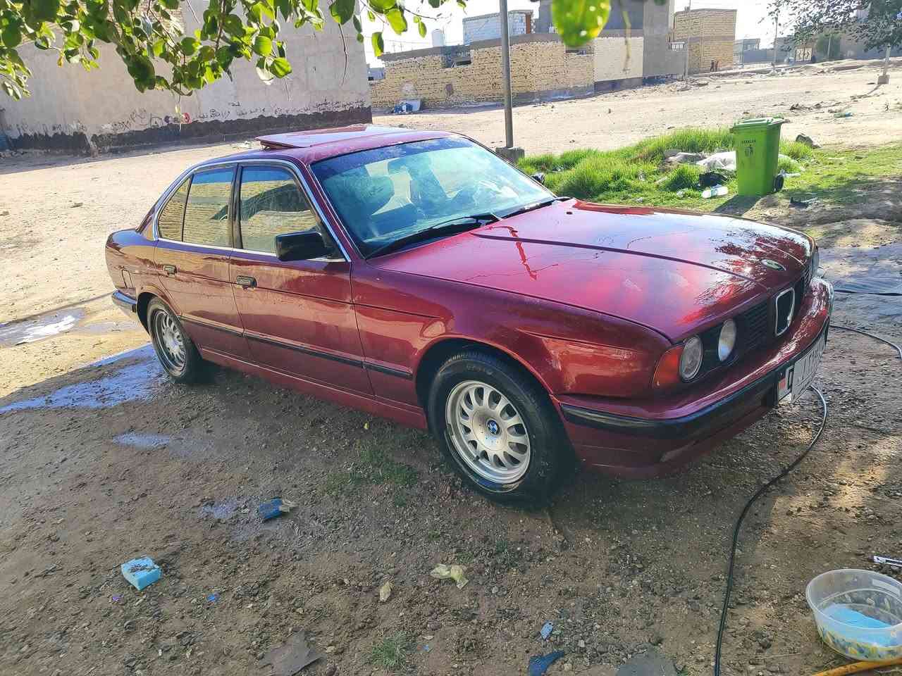 بي ام حجم 525/موديل 91/السياره بلاديه صبغ جماليه رقم صلاح الدين مشروع وطني مكان النجف خان النص السعر 53/وبيه مجال /***********
