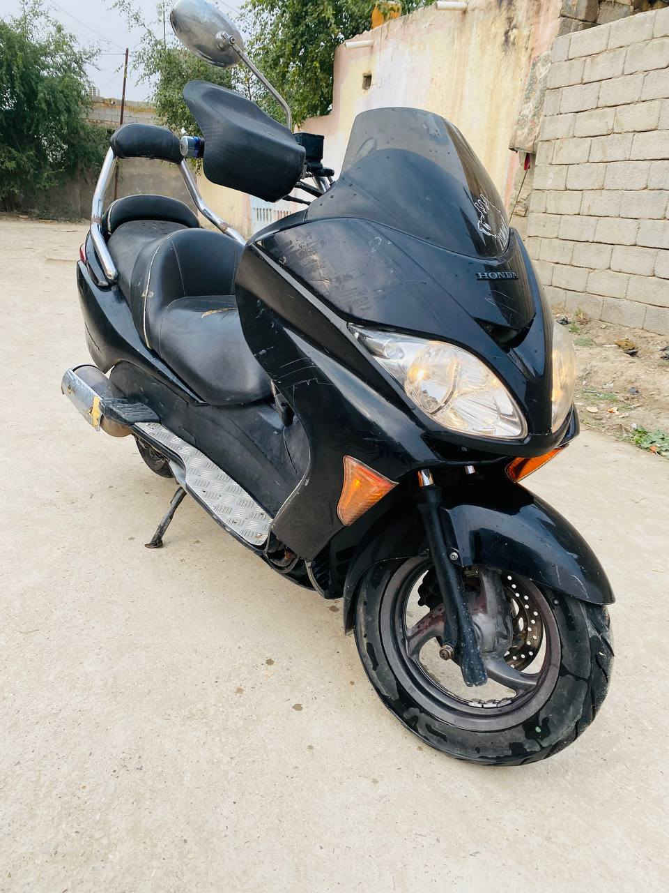 سلام عليكم مكلف بالنشر فورزه 08 للبيع السعر 700 وبيها مجال مكاني ذي قار قضاء الدواية  رقم صاحب الدراجه ***********
