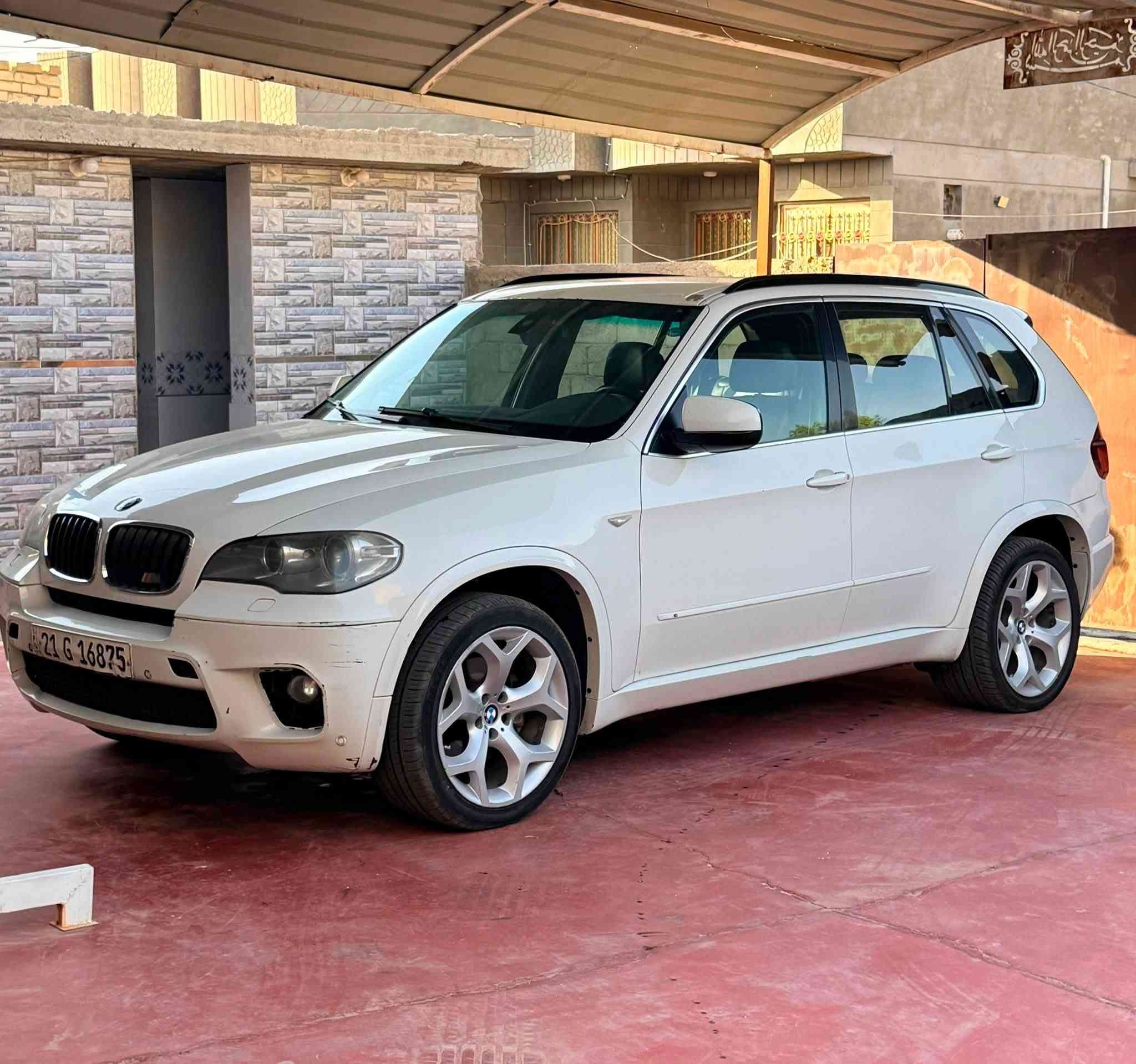 السلام عليكم 
BMW x5 e70 2012

محرك ديزل N57 
السياره مكفوله من الصبغ والضربه والتبديل والبارد 
فول مواصفات بموديلها 
رقم أنكليزي تريد تحول او وكاله

للاستفسار أكثر مراسله الخاص او الأتصال:***********

