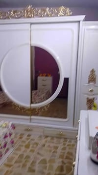 غرفه تركيه ملكيه ثكيله مو خفيفه. بيها اضرار كدامك الاضرار للتواصل  077...