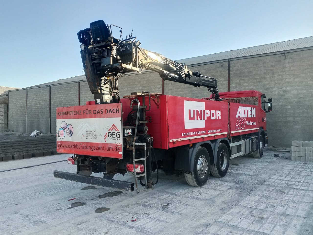 للبيع سيارا سكانيا مؤديل 2016 حجم سيارا 410 بيلادى كرئن حجم كرئن 144 ميتة ***********  ***********
