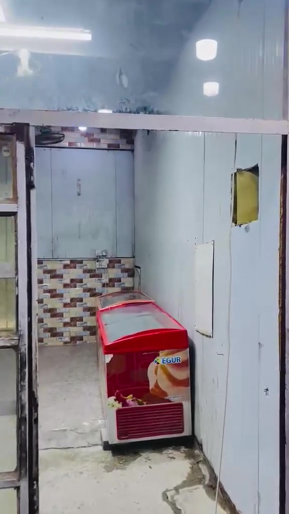 سلام عليكم جامخانه اسواق للبيع مع السندويج مع سلات جبس عدد 3 العنوان بغداد ام الكبر ولغزلان للاستفسار الاتصال على هذه الرقم ***********
