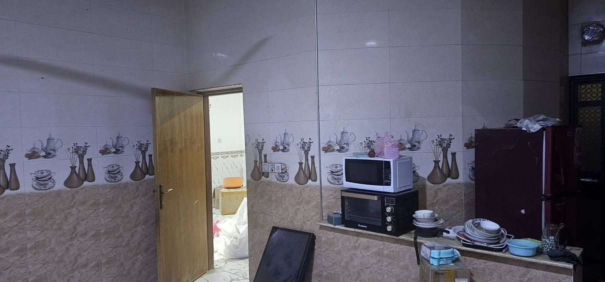 يالله
يعلن مكتب عقارات الثقلين
 عن توفر 
 بيت 🏠 للايجار في الجزيرة الفيروزية قرب الجسر الأول مساحة 200 متر سعر الإيجار 350 الف للاستفسار اتصال ***********ابو شمس
عنوان المكتب الجزيرة شط العرب الفيروزية قبل لا تعبر الجسر الاول على اليمين ركن شارع ٧ البصرة, العراق
