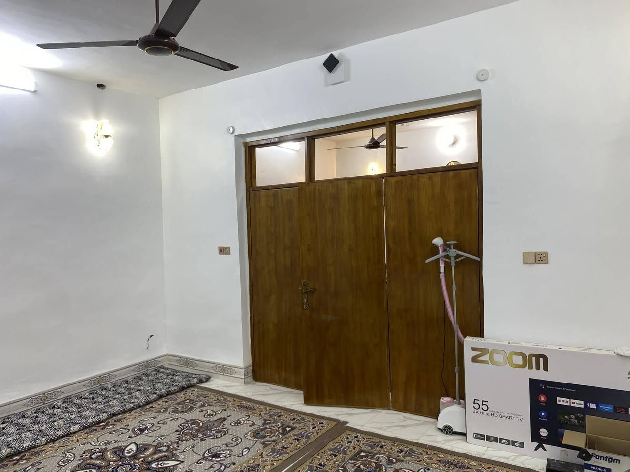 بيت للبيع
المساحة 150م 
سند زراعي 
بناء حديث وغير مسكون إلى الآن 
الموقع حي العباس مقابيل جملون فراس طامره 
السعر 85 قابل للتفاوض 
للاستفسار الاتصال 
***********
