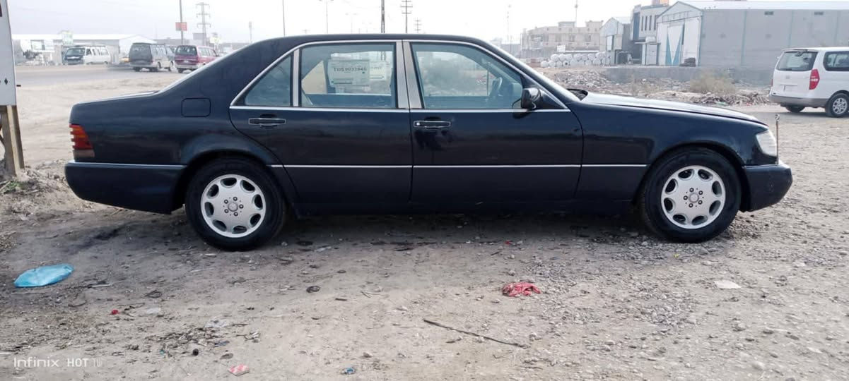 السلام عليكم ...     للبيع او مراوس
مرسيدس شبح  SE 300 موديل 1992بغداد 
وارد يابان بلادية بدون حادث ولا ضرر
اللون نيلي غير محدد
كير 300 ومحرك تابوت بحالة جيده جداً
صدر امامي وخلفي نص عمر
كهربائياتها كاملة  
غرفه مخمل نظافة 95 %
مري شفط
دبل جام
دبل اريل 
اريل كهربائي
مانع انزلاق ABS
بطارية جديده
رقم بغداد مشروع وطني  بأسمي تحويل ثاني يوم
السنوبة لغاية سنة 2026
مكان السيارة بغداد
السعر ( ٨٠ورقة  )
هاتف / ***********
متواجد اتصال / واتساب / ماسنجر
