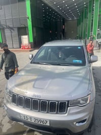 جيب لاريدو 2017 حادث بنيد فقط سيارة جاهزة من كلشي ادامة منظومة البانزي...