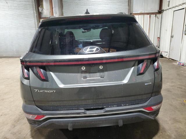 سلام عليكم توسان وارد امريكي ٢٠٢٣  فور ويل بدون رقم حادث كما مبين في الصور بدون دواخل السعر ١١٥  
*********** واتساب
