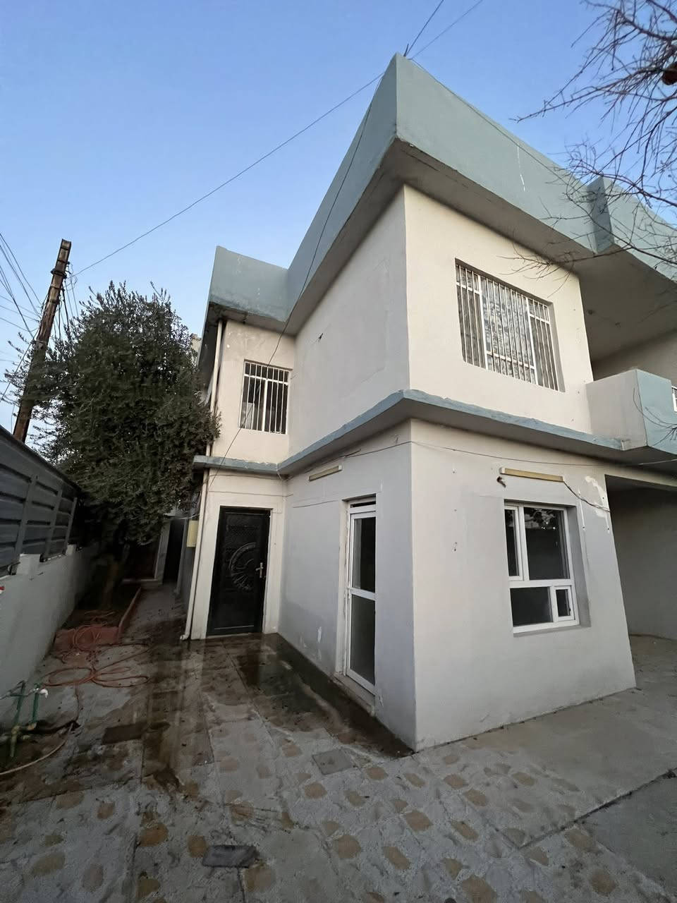 🔴دار للإيجار تجاري فقط مساحة 200 متر ركن الواجهة 10 متر✨

🔴طابقين بناء مرتب 💥

1️⃣الطابق الاول : غرفتين نوم + هول + أستقبال + مطبخ + كراج + صحيات 🚾

2️⃣الطابق الثاني : غرفتين  نوم + هول + صحيات 🚾

🔴موقع مميز جدا 💥

🌍الموقع / حي الزراعي (( سايدين لأرينا ماركت )) 🏭

للاستفسار

 ☎️ أسيا ***********

أو

☎️ كورك ***********

🌐عنوان المكتب / الموصل _ حي الزراعي قرب جسر السويس 🔥 

⏮️مع العلاف للعقار استثمارك في آمان 🌟

📌نستقبل عقاراتكم وطلباتكم العقارية .
