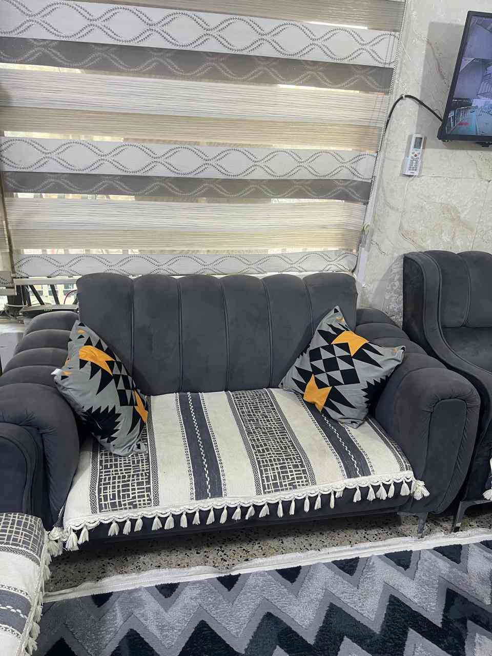 السلام عليكم تخمِ قنفات ١٠مقاعد اسفنج درجه اولى نظيف حدا السعر ٤٥٠طبله رباعيه السعر٦٠ميز طعام و٤كراسب السعر ٨٠المكان الكراده (***********)
