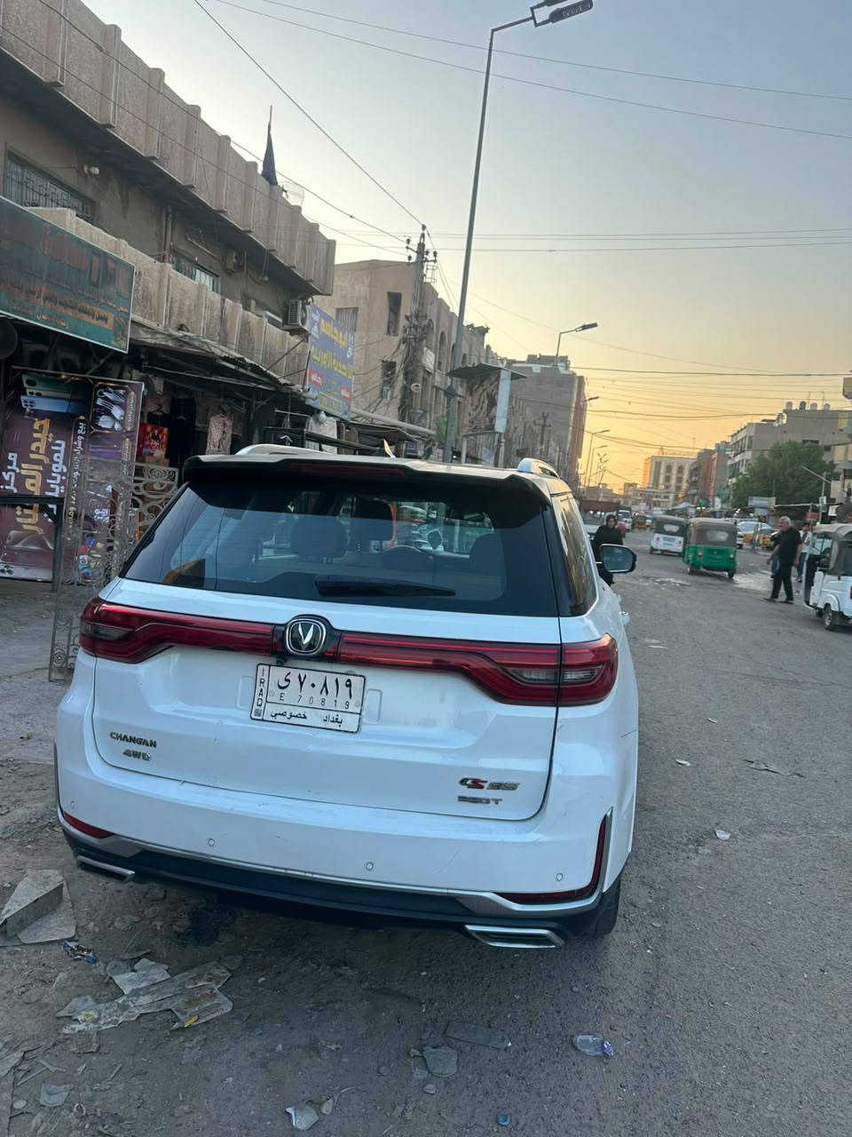 السلام عليكم شانجان S95 موديل ٢١ رقم بغداد السياره نضيفه جدا بيه بارد على كد شبر بالجنطه سعره ١٧٥ وبيه مجال للطيبين رقم الهاتف ***********
