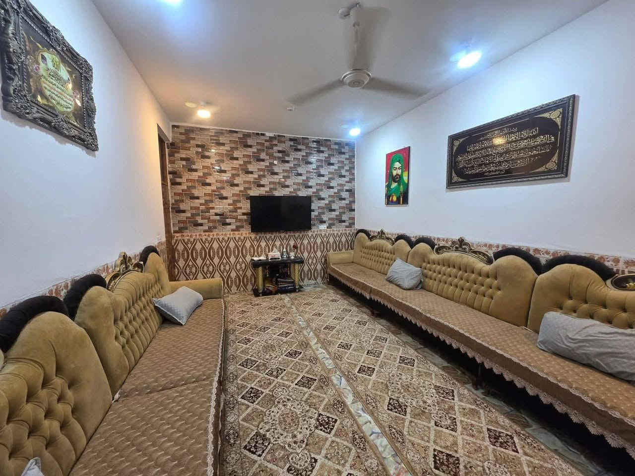 🏛️ ((مكتب الريان الاستثمار العقار)) 🏛️

🏠 بيت للبيع كوت حي الحكيم شارع سكلة ابو حيدر الخفاجي او قرب اسواق البركة.

✨ مساحة::200 متر. ✨
✨ بناء::طابوك سكف صب. ✨
✨ مرقم من قبل بلدية حي الحكيم. ✨
✨ خدمات::ماء _كهرباء _مجاري _مدارس. ✨

🏠 يتكون من غرفتين نوم _هول _مطبخ _استقبال _مجمع صحيات _كراج _حديقة.

👈 للاستفسار اكثر.
🏛️ #مرجعة_مكتب_الريان_الاستثمار_العقار.
🗺️ عنوان مكتب كوت حي الحكيم شارع علاء غريب او قرب اسواق باب الحارة.
👈 بأدارة حسين ابو سند الركابي.
☎️ *********** ☎️
