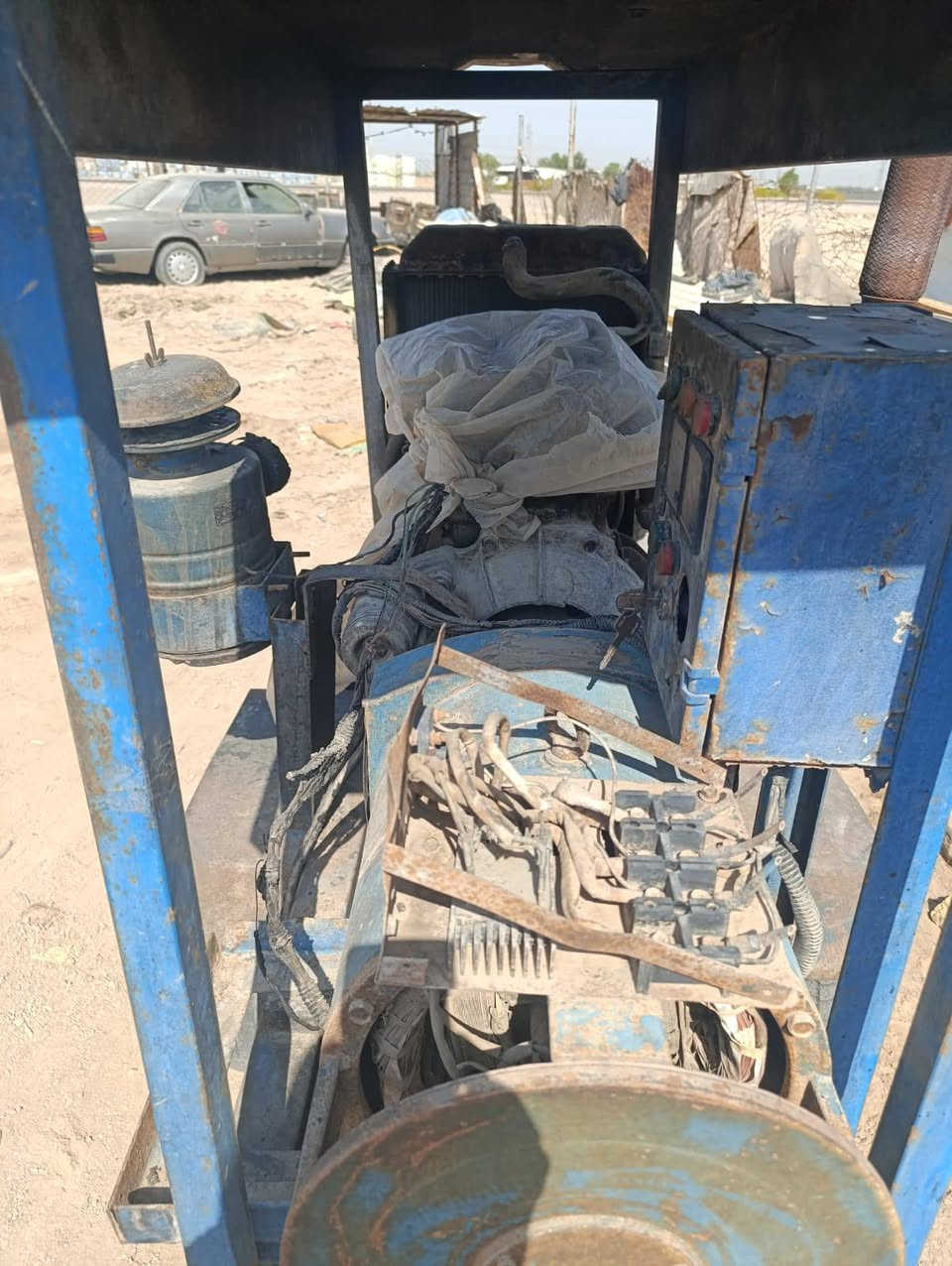 لسلام عليكم 
مولده للبيع 
نوع كيه (120)انبير
مكينه جديده شرط تفحص وتاخذه
للستفسار 
(***********)
محمد
