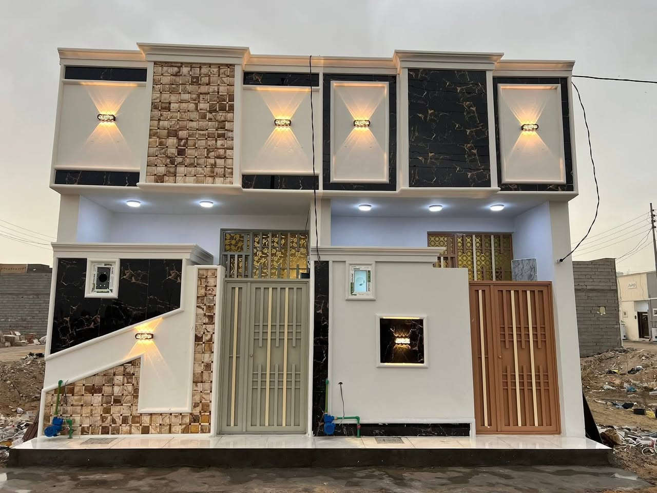 ياالله الهم صلي على محمد وال محمد يوجد لدي بيت مساحة 50متر طابق واحد بناء طابوق جمهوري بي غرفة وصالة ومطبخ وصحيات عدد 2كافه الخدمات ماء وكهرباء ومجاري وتبليط طابو زراعي قرار محكمة البيع مباشر مع صاحب الارض موقع البيت كربلاء مجمع الإبداع قرب جامعة العميد بصف علوه المخضر يصلح سكن او حسينيه للزوار بيع نقد فقط الاستفسار
***********
***********

واتساب موجود
