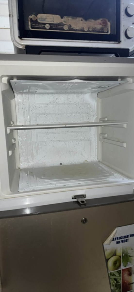 ثلاجة عشتار  
650 لتر  (395لتر للبراد) و(285 لتر للفريز)
الثلاجة استخدام قليل سبب البيع فائضة عن الحاجة  السعر 300 الف قابل للنقاش بيها مجال قليل.  ما داخلة تصليح ابد 
العنوان البصرة الصالحية شط العرب, البصرة


**إذا كنت صاحب هذا الإعلان وتريد حذفه لأي سبب، رجاءا أرسل رسالة إلى الدعم الفني**