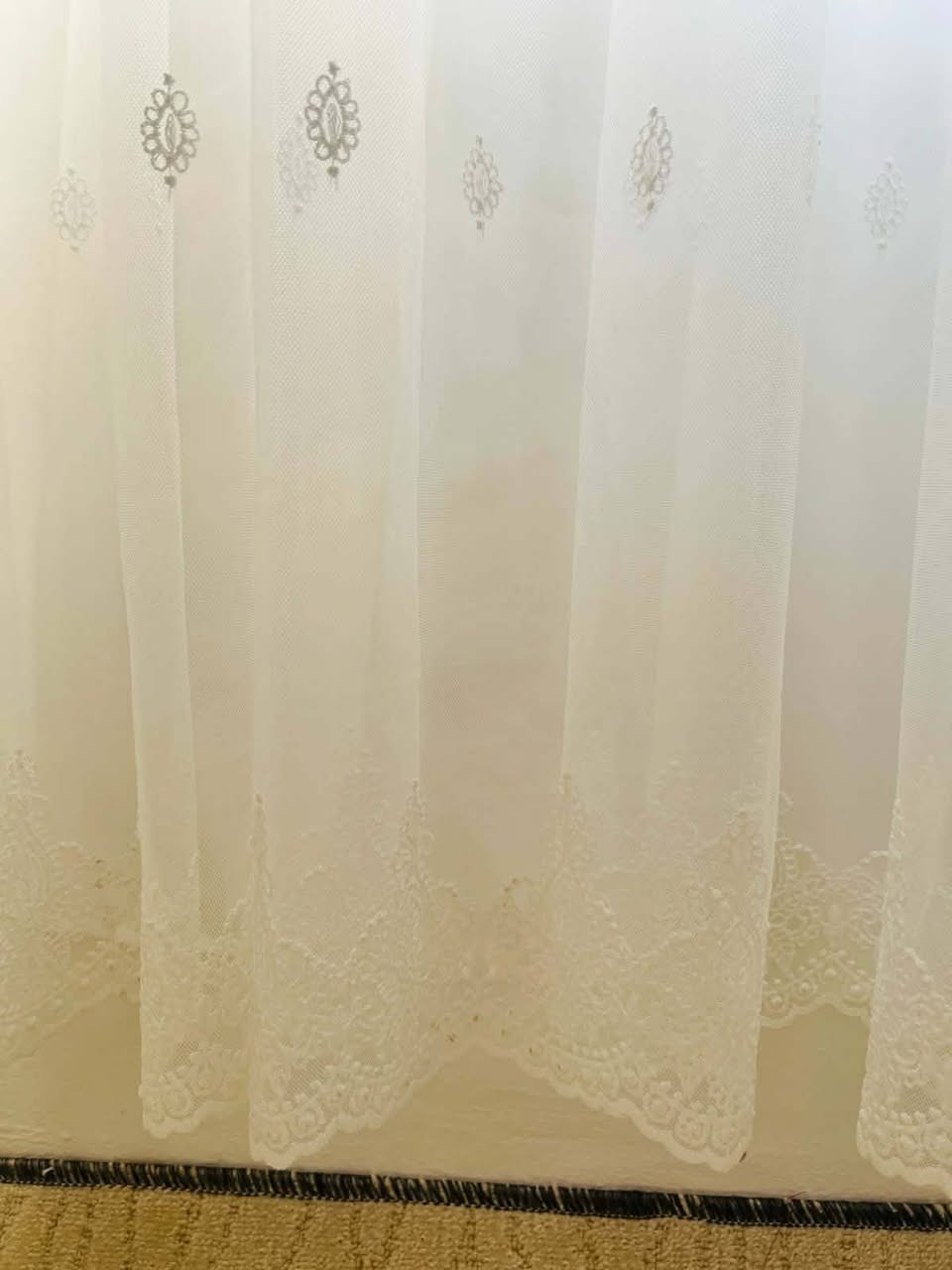 ئەم پەردەیە بۆفرۆشتن ئەمڕۆ درەچوە بۆقیاسی پەنجەرەکەنابێت سیراشی لەگەڵە  ‌بەرزیەکەی دوو مەتر و هەشتایە پانیەکەی دوو نیوە نرخی 60هەزار لەسەیدسادق گەیاندنیش هەیە


**إذا كنت صاحب هذا الإعلان وتريد حذفه لأي سبب، رجاءا أرسل رسالة إلى الدعم الفني**