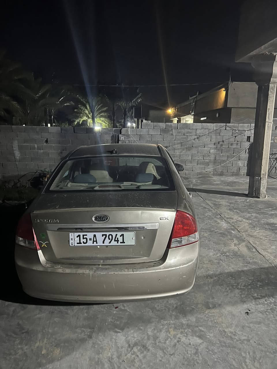 سلام عليكم البيع كيا سبكتر موديل 2009ورد أمريكي حدث بيه بجم اممي وصل شوصي بس ضربه صطحيا  وبيه صبق صفح كامل محرك 2000 لا تبخير ولا تنقيص محرك وكير فول سيارة جهز ملت بيت شرط تحول مكانه فلوجة رقم جهاز ***********
