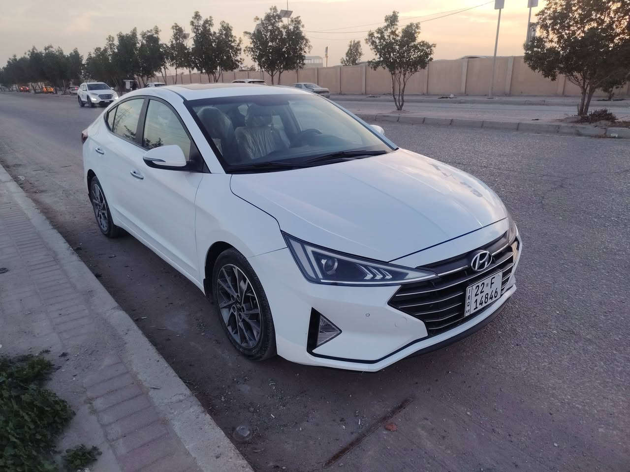 السلام عليكم السعر 158
***********  مكاني بل نجف شارع كربلاء 
النترا ١٩ خليجي فول مواصفات مكاني النجف
رقم أربيل مالكها طويريج  بيها ربع بنيد صبغ والدوسه
وبارد بل جاملغ الخلفي
