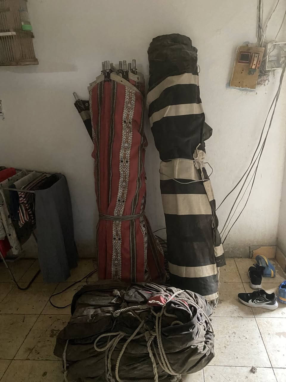 خيمه للبيع نضافه ٨٠٪؜ السعر ٤٠٠وبيهه مجال
*********** وات ساب موقعي في البصره
