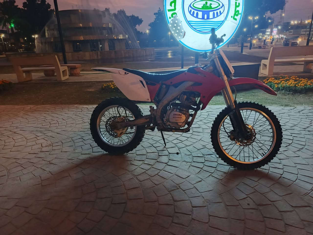 قفاز كاوسكي مكينتهى سيفان مديل 25 وذا مراوس حسب القناعه 
سعر 600وبيهى مجال مكاني بغداد الشعله 
***********تصال وتساب
